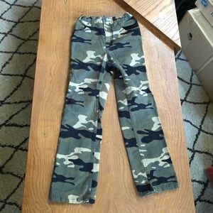 Camouflage jeans